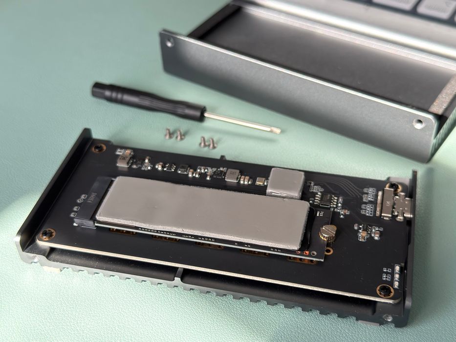Caixa Externa USB4 para SSD M.2 NVMe – 40Gbps – Fanless – Compatível Thunderbolt 3/4