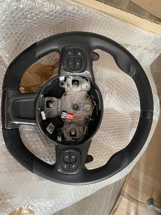 Abarth 595- 695- lettering/ tampa combustível/ volante carbono