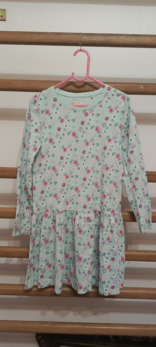 Sukienka w kwiatki r. 134