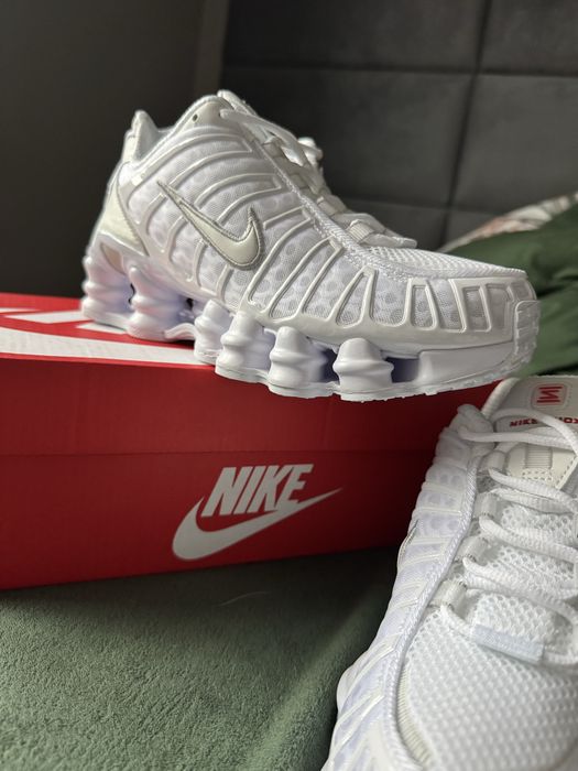 Nike shox biale
