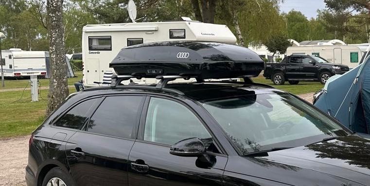 Bagażnik dachowy Audi  czarny brillant plus relingi dachowe audi a4 b9