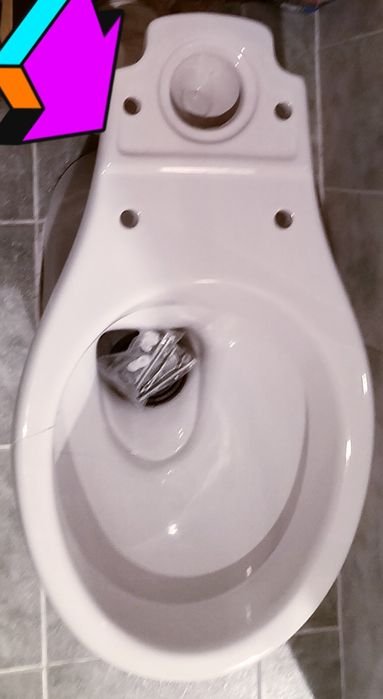 Новый Унитаз в состоянии некондициии