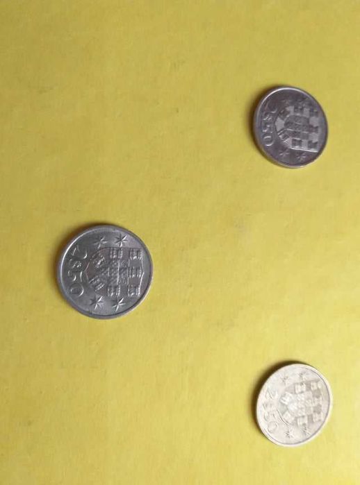 Dois escudos e cinquenta centavos (2$50) Cupro-Níquel 1985