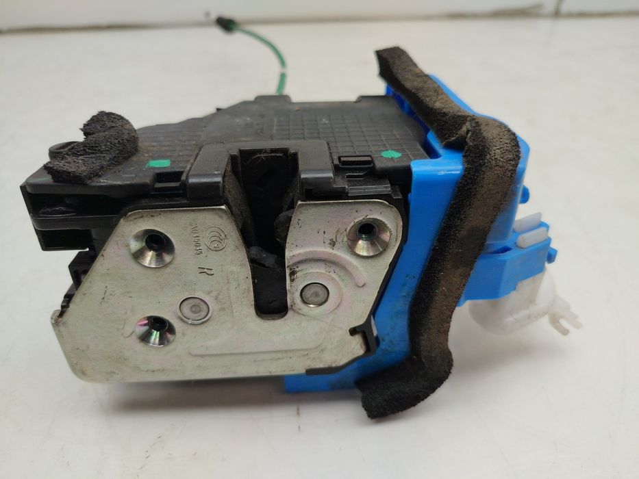 Fechadura / fecho porta trás direito HYUNDAI i30 (GD)