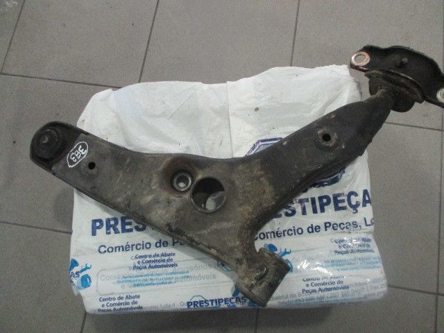 Braço de suspensão frente esquerdo MITSUBISHI Space Wagon (N9_W, N8_W)