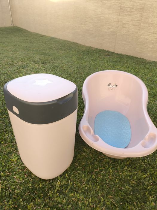 Banheira + Recipiente para fraldas Tommee Tippee