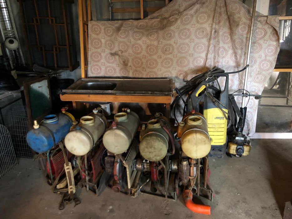 Lote de velharias/sucatas