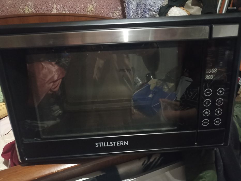 Продам міні духовку Stillstern

Это мини-духовка Stillstern с конвекци