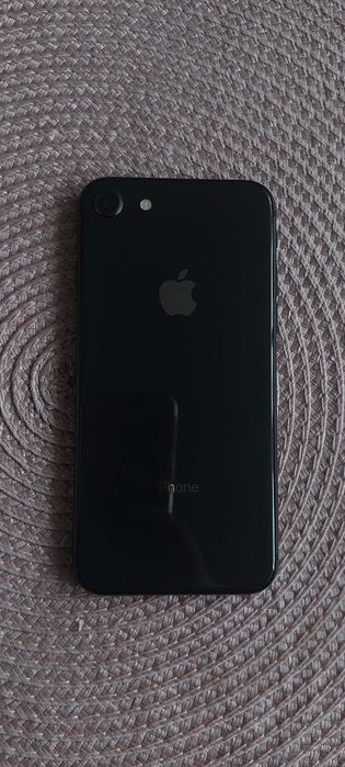 Iphone 8,  64гб, чорний