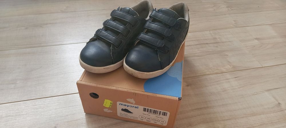 Buty chlopiece MAYOTAL na rzepy rozmiar 31