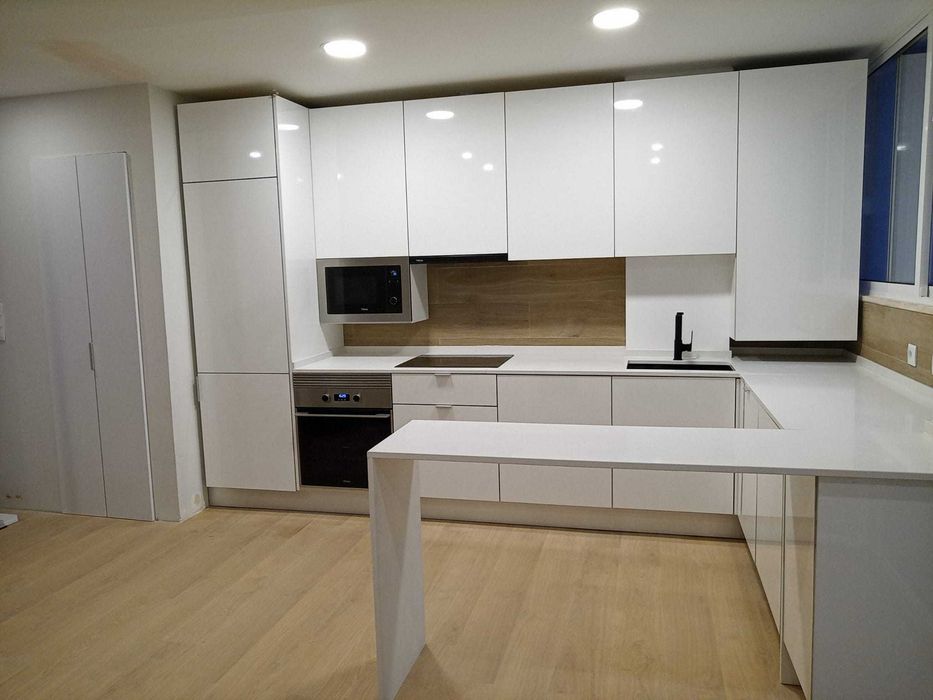Verão Descontos em Closets, Roupeiros e Cozinhas. Aproveite!