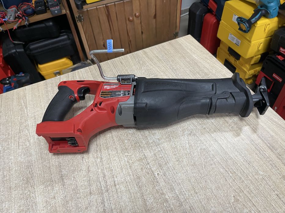 Milwaukee M18 2721-20 ONEFSZ / безщіткова шабельна пила Мілвокі