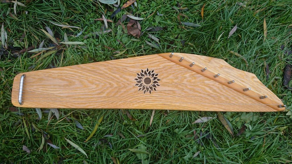 Gusli 9 strun, gęśla, kantele, tradycyjny  instrument słowiański