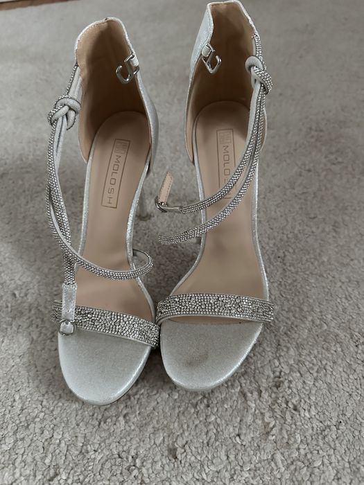 Srebrne sandałki na obcasie