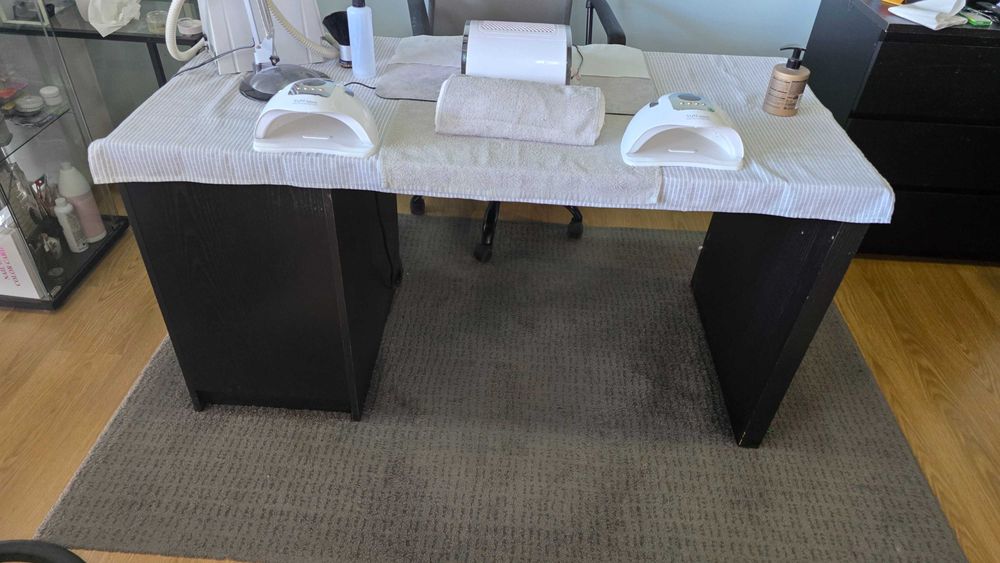 2 Mesa de Escritório / Secretária IKEA – Ideal para Estúdio, Unhas ou Trabalho