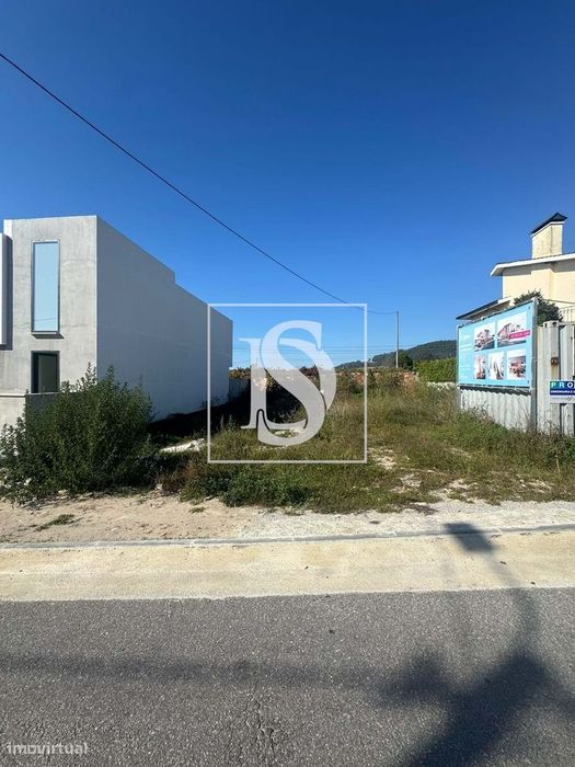 Terreno com Projeto Aprovado e Vista Mar — Castelo de Neiva