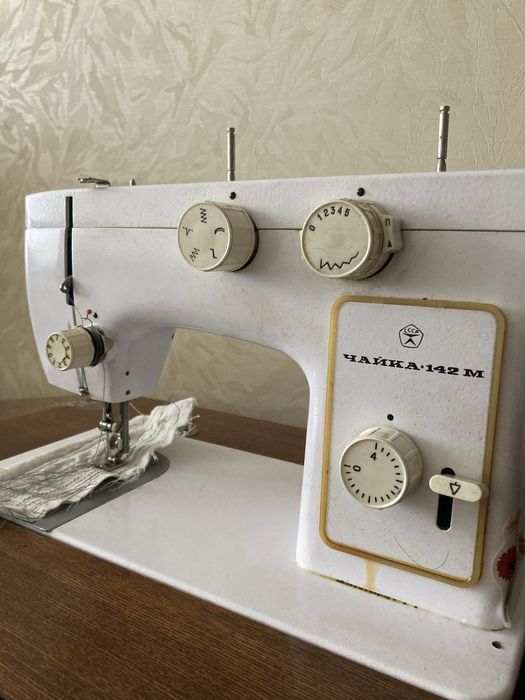 Швейна машинка Чайка 142 м