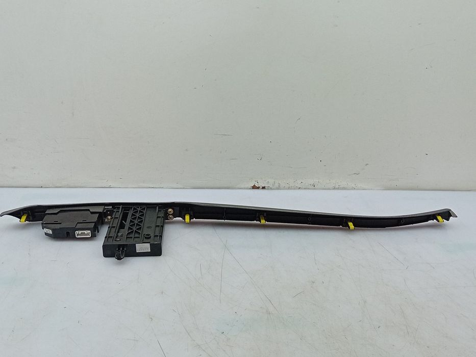 Moldura da consola central / rádio / aro TOYOTA Avensis Sedan (_T22_)