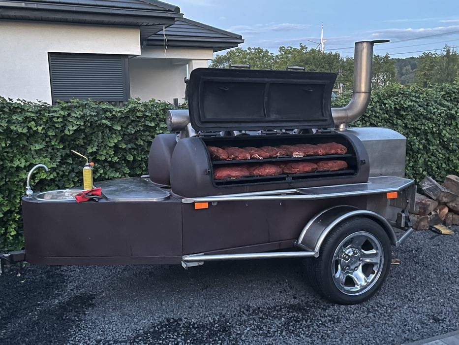 Grill Catering Mobilny Barbecue BBQ V8 Smoker Imprezy Eventy Katering