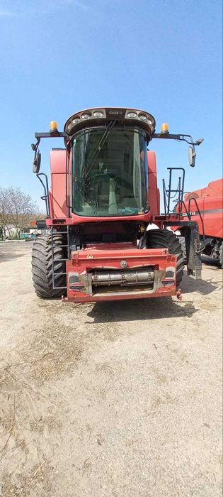 Комбайн Case IH 5140 з жаткою CASE IH 3020 TERRAFLEX (7.6м)