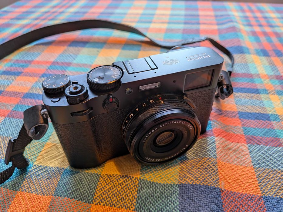 Fujifilm X100V + bateria extra & carregador