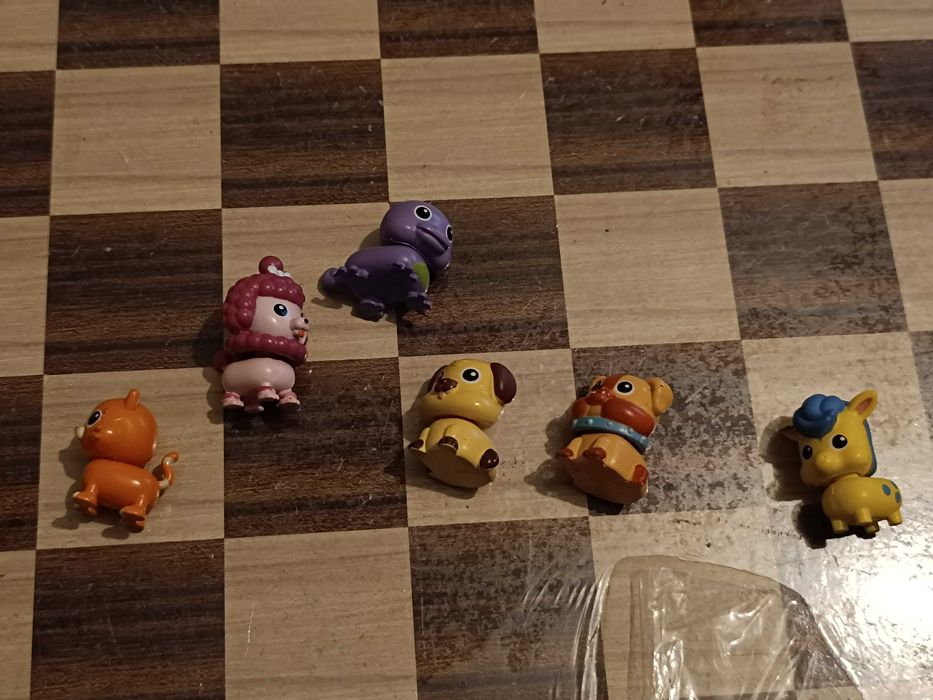 6 figuras da Littlest Pet Shop Toys