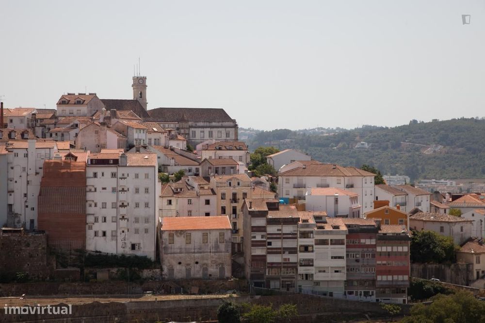 Quarto - localizado em Montes Claros Coimbra