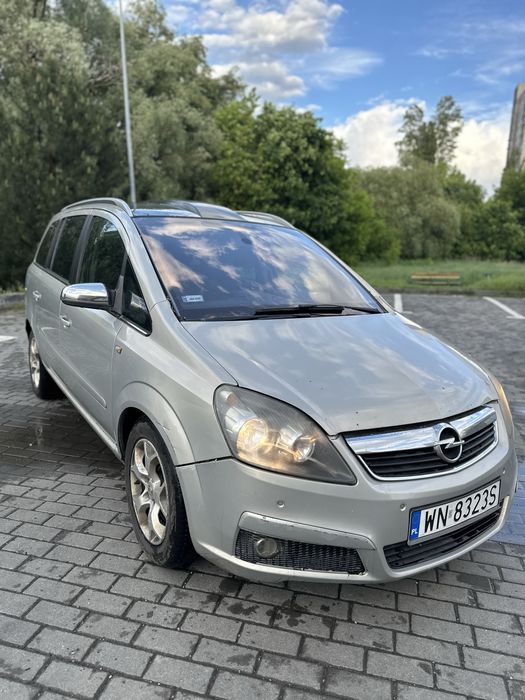 Продам Opel Zafira B 1.9 дизель ,нерозмитненна