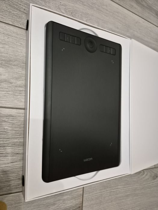 Tablet graficzny WACOM Intuos pro PTH-660 Pełny zestaw