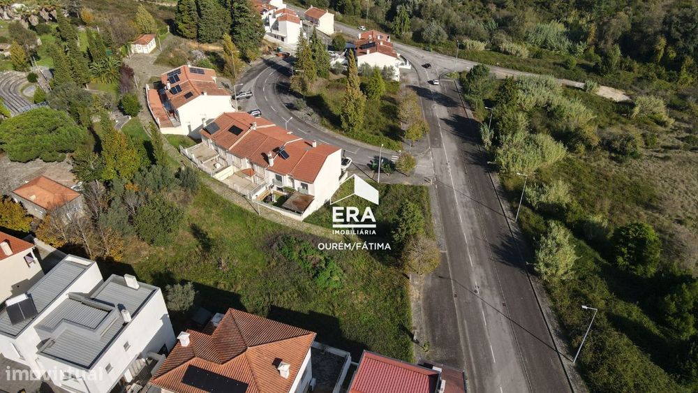 Lote de terreno localizado em Leiria