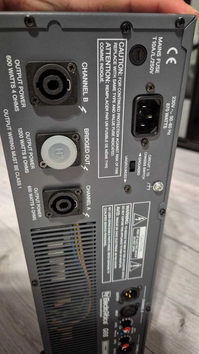 Продам профессиональный усилитель  Electro-Voice Q66