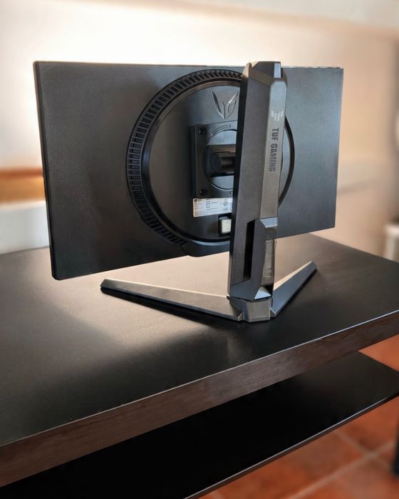 Monitor LG UltraGear 165Hz (24" - Full HD - AMD FreeSync)