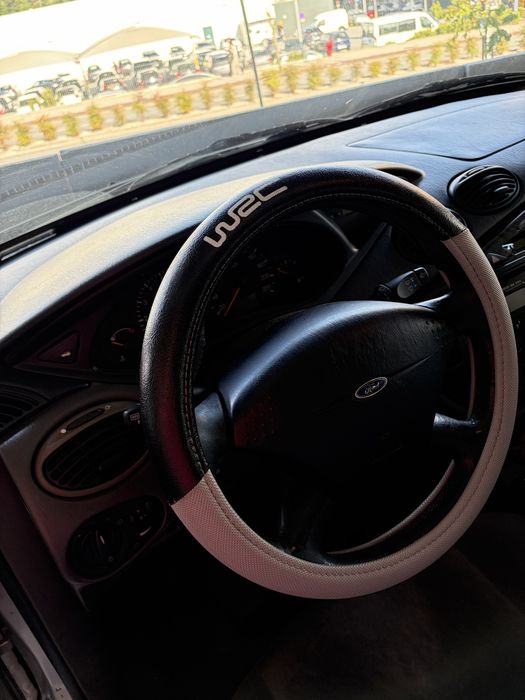 Vendo carro ford focus