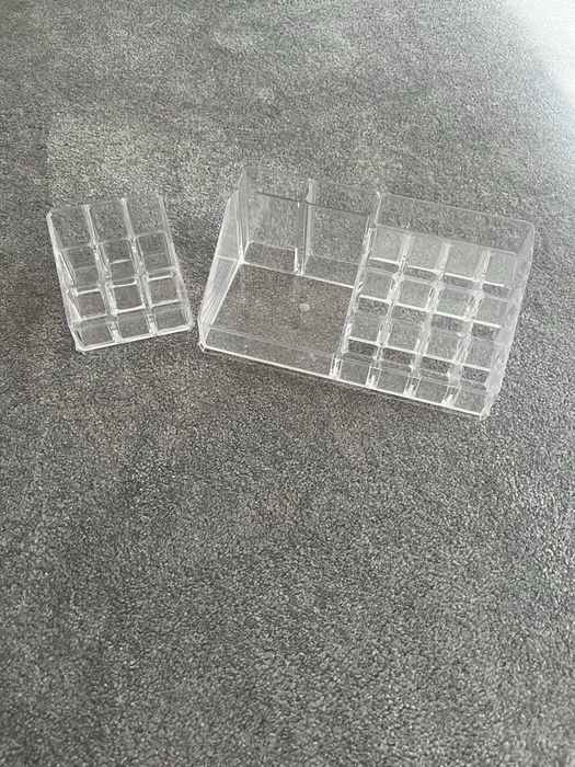 Organizery na pomadki kosmetyki