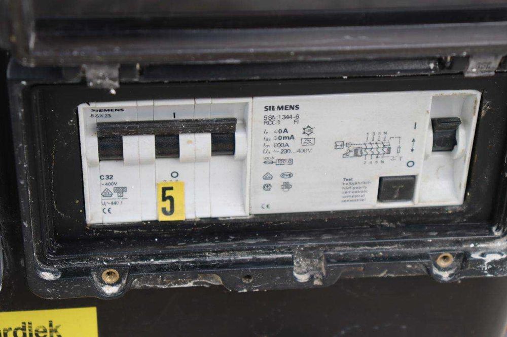 Pimenteiro Distribuição 63A usado