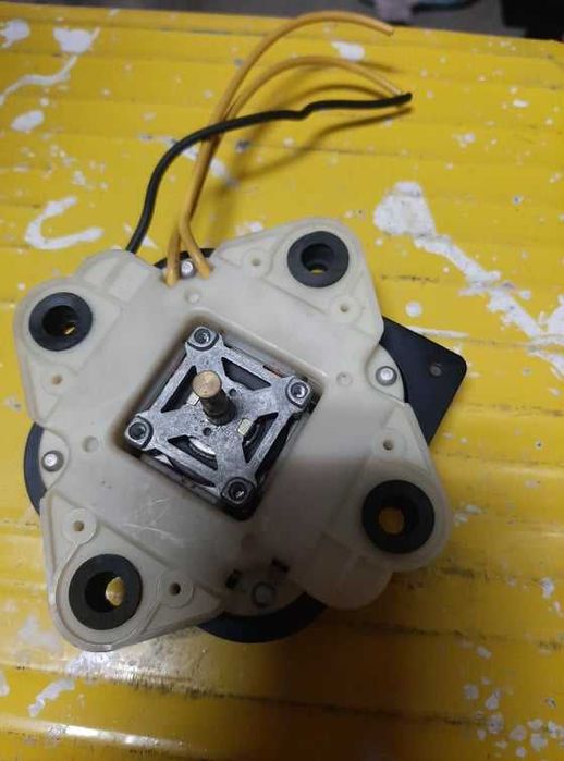 Motor universal para gira- discos