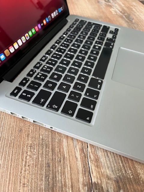 MacBook Pro A1502 z 2014 roku