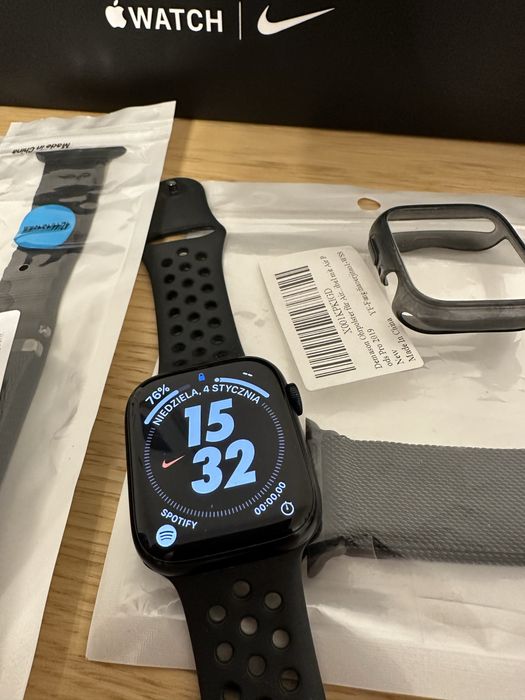 Apple Watch 7 Nike Cellular czarny 45 cm