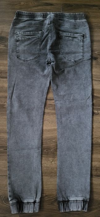 Spodnie jeansowe  jogger firmy House  rozm.30/34