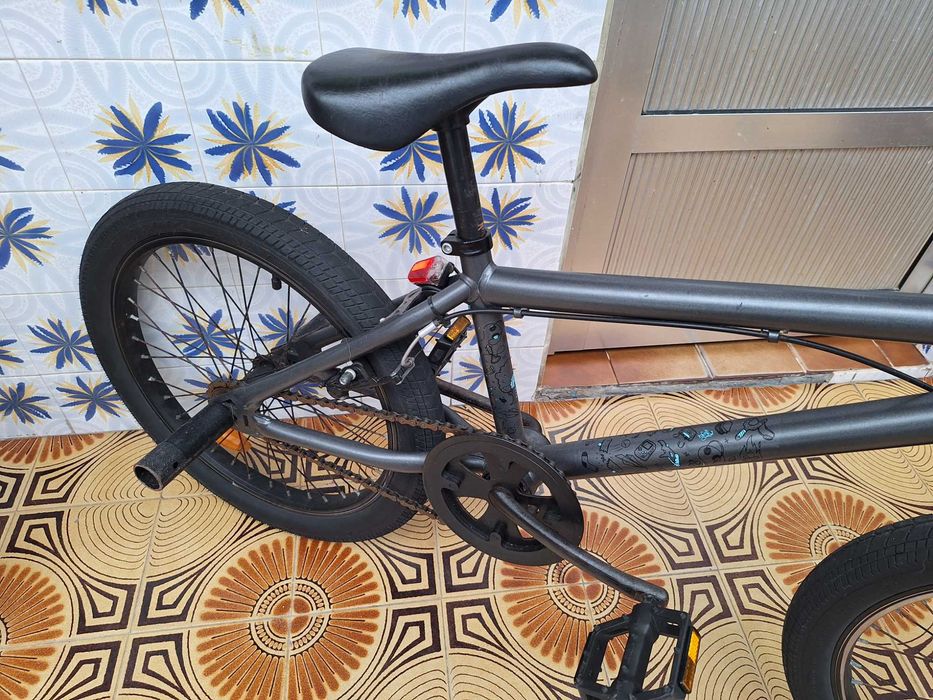 Bicicleta BMX como nova