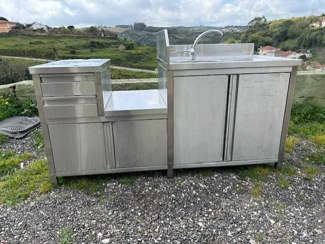 Bancada lava loiça com gavetas