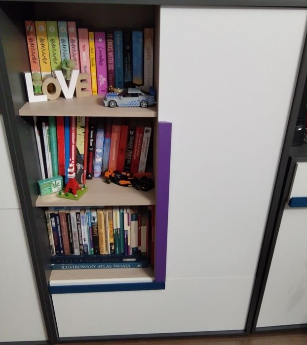 Komplet mebli młodzieżowych