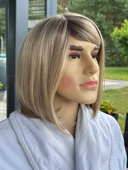 Peruka średnia blond