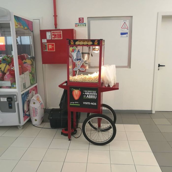 Máquina de Pipocas, Algodão Doce e Gelados