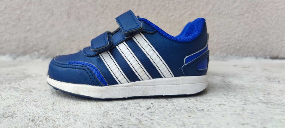 Dziecięce Buty ADIDAS
VS SWITCH 3 CF I H03794 rozmiar 22