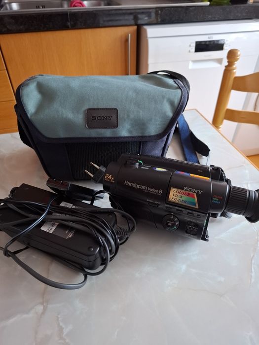 Vendo câmara de filmar Sony com mala