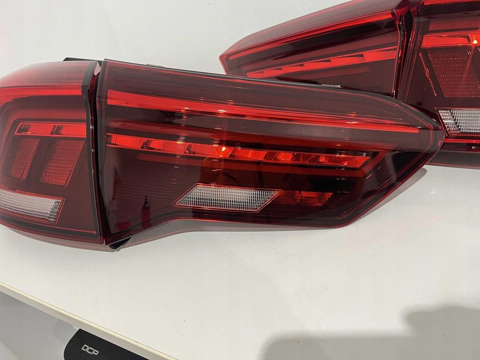 фара права ліва Volkswagen T-Roc  Full led xenon шрот запчастини