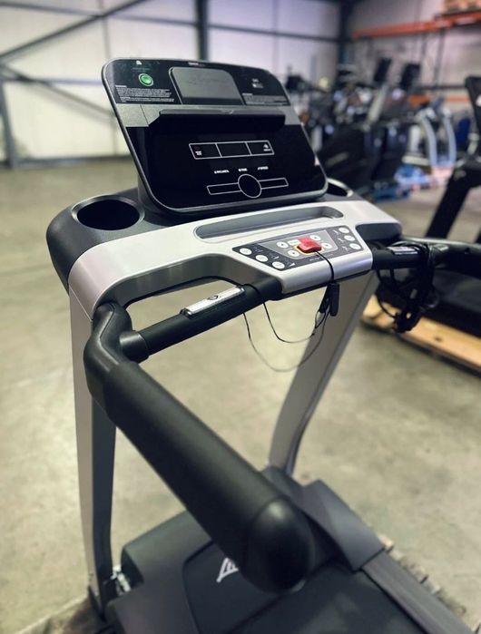 Бігова доріжка Life Fitness F3 / Track Connect