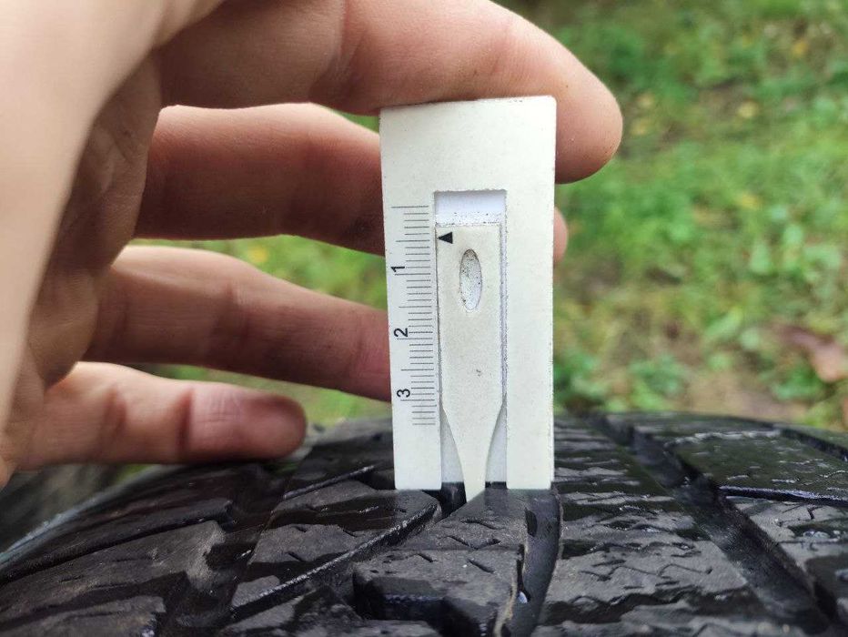 Продам пару зимових шин Snowmaster W651 235/55/17