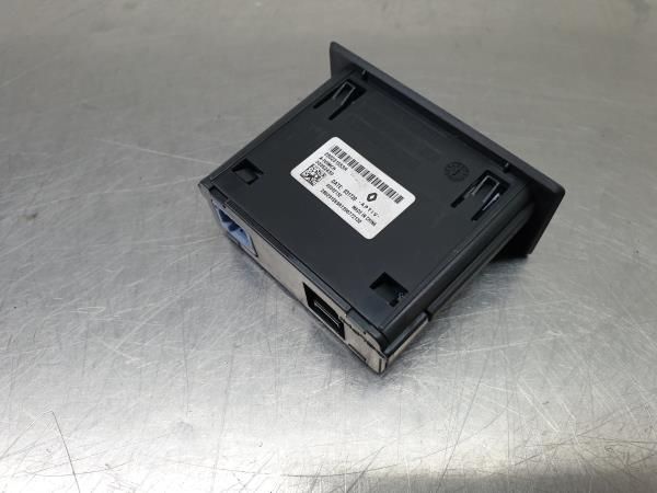 Módulo USB / AUX / IPOD RENAULT Captur II